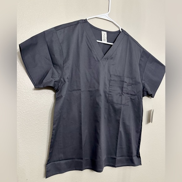 Scrub top - Picture 2 of 5
